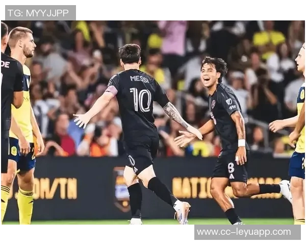 梅西破门后与弗雷默契配合传球助攻展现团队精神 梅西破门后与弗雷默契配合传球助攻展现团队精神