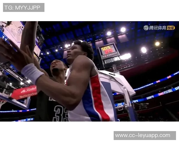 克拉克斯顿高效表现全队依赖他12投8中轻松砍下17分4篮板2助攻