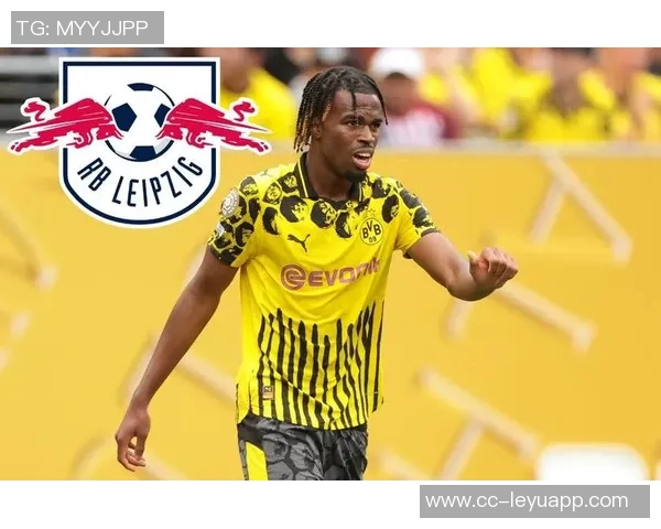 多特蒙德与汉堡上半场战成平局丘库埃梅卡错失良机卡帕尔多射门中柱 多特蒙德与汉堡上半场战成平局丘库埃梅卡错失良机卡帕尔多射门中柱