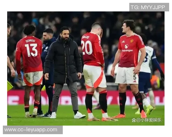 曼联失利不应责怪阿莫林关键在于引援中场和边卫的必要性 曼联失利不应责怪阿莫林关键在于引援中场和边卫的必要性