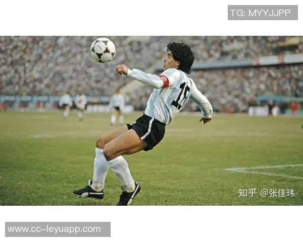 阿根廷队深情怀念马拉多纳：你永远活在我们心中每一天